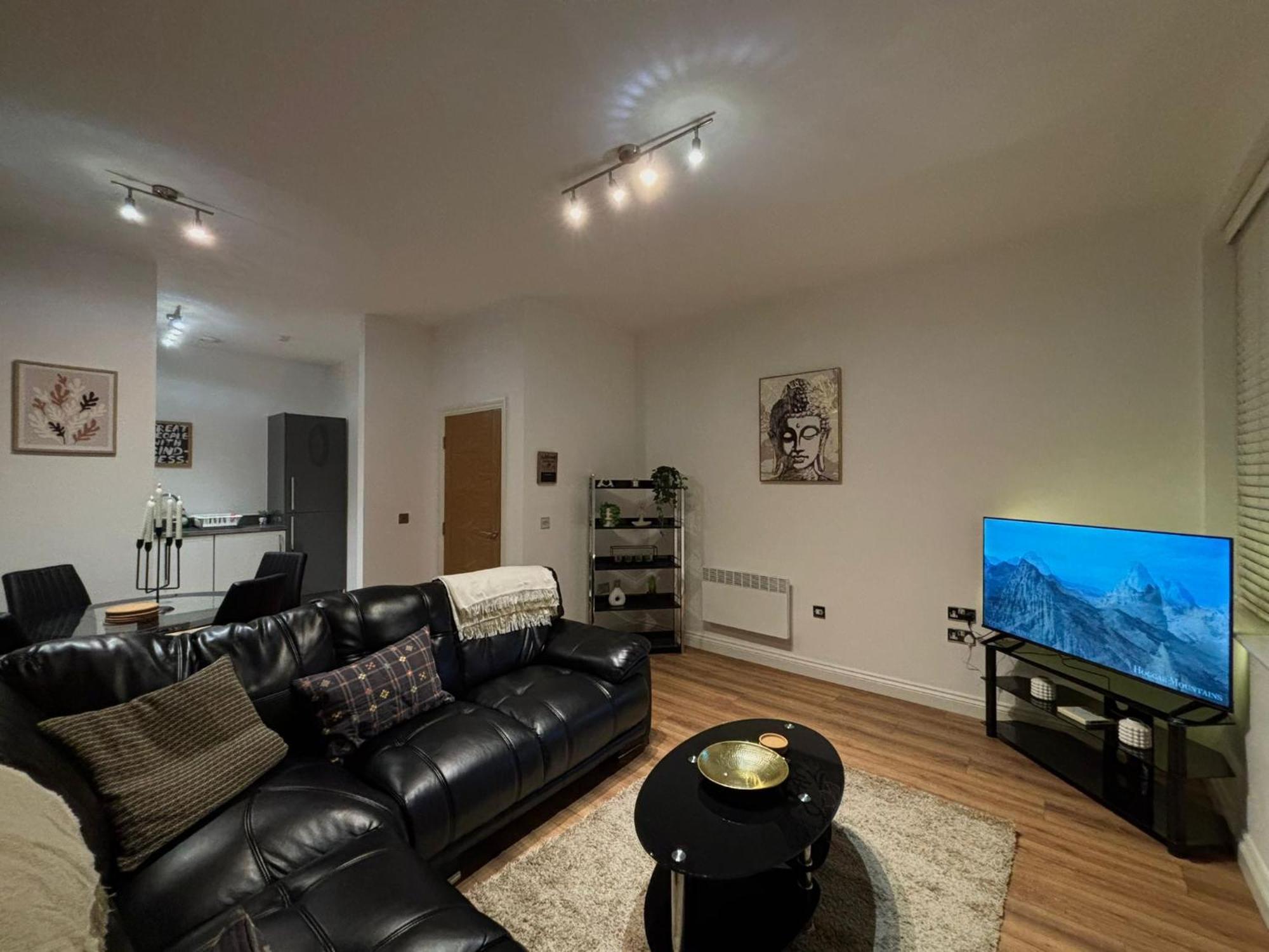 24-7 Secured City Centre Apartments With Free Underground Parking And Wifi Birmingham Ngoại thất bức ảnh