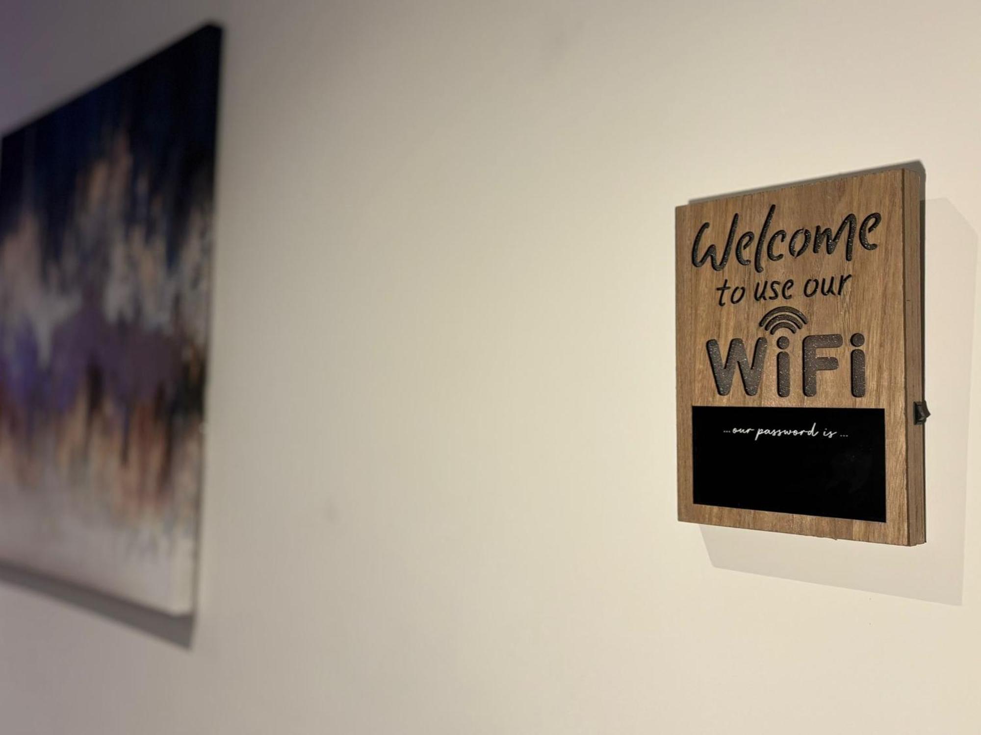 24-7 Secured City Centre Apartments With Free Underground Parking And Wifi Birmingham Ngoại thất bức ảnh